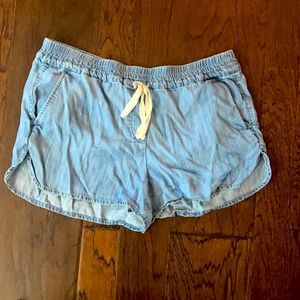 Easy elastic Jean like shorts